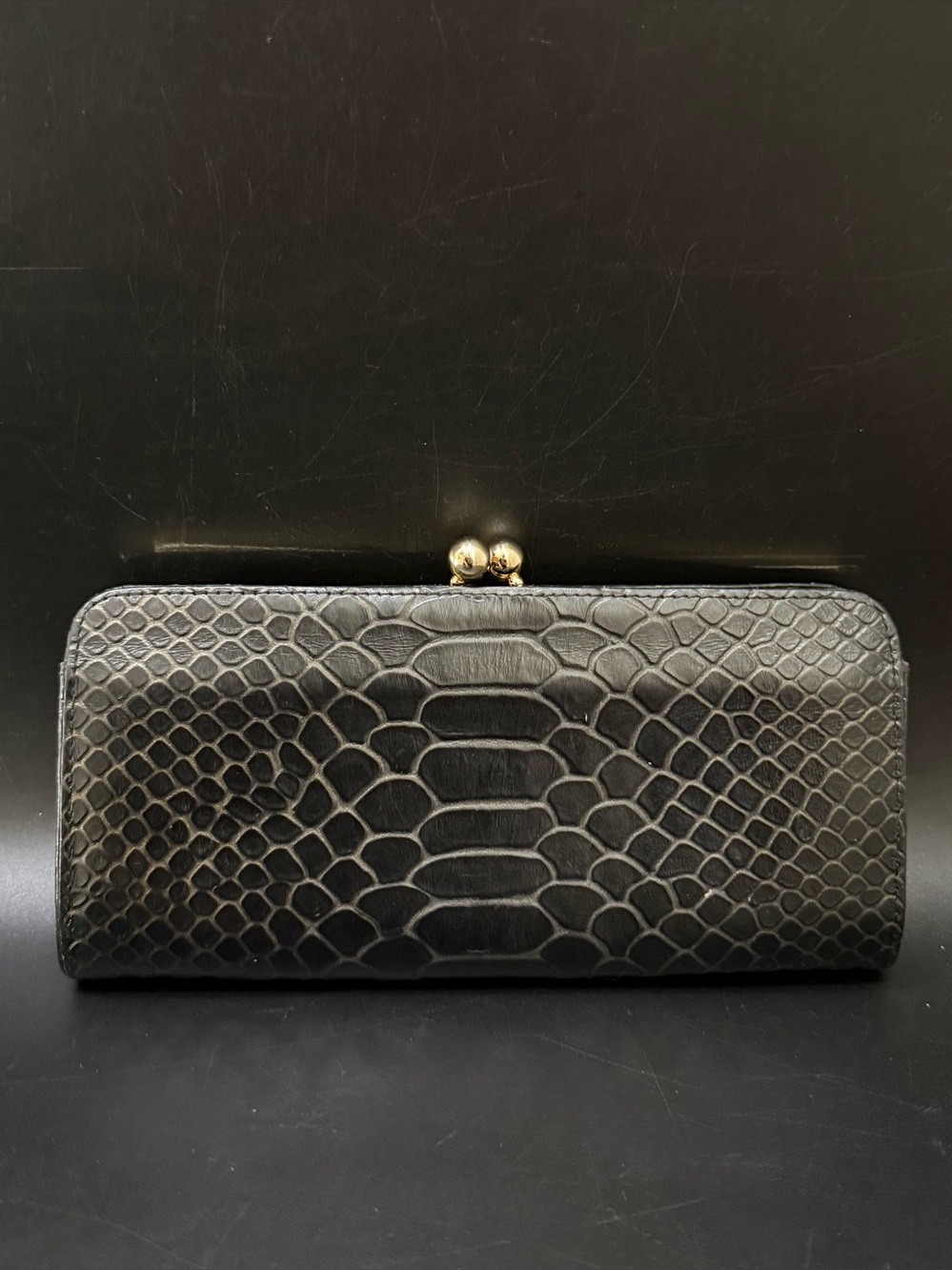 Vintage HOBO International Black Embossed Croc Leather Kiss-lock Clutch Wallet
